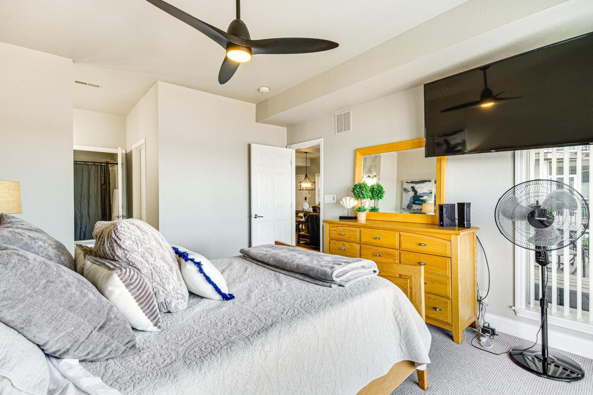 Waterfront Lake Ozark Condo With Deck And Pools Extérieur photo