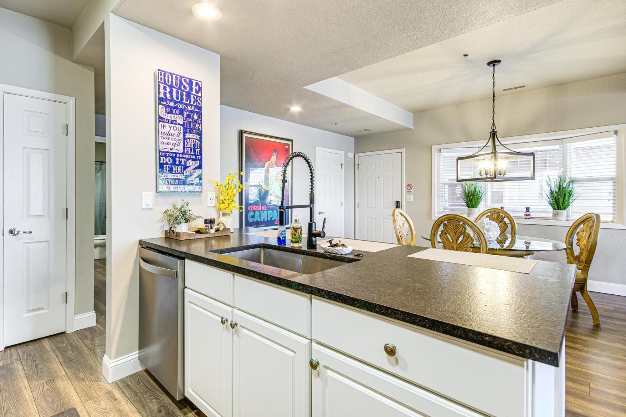 Waterfront Lake Ozark Condo With Deck And Pools Extérieur photo