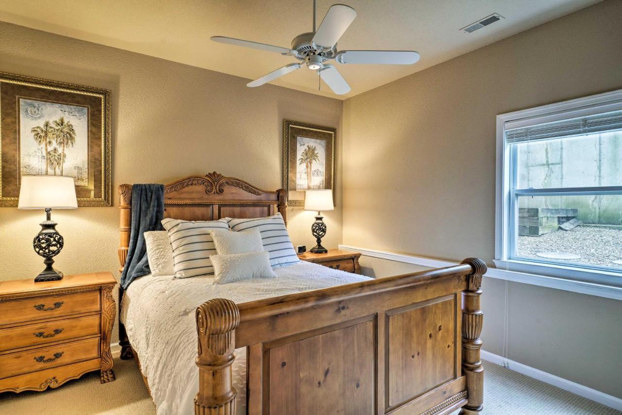 Waterfront Lake Ozark Condo With Deck And Pools Extérieur photo